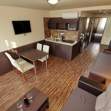 Corvin Apartman Gyula Exterior foto