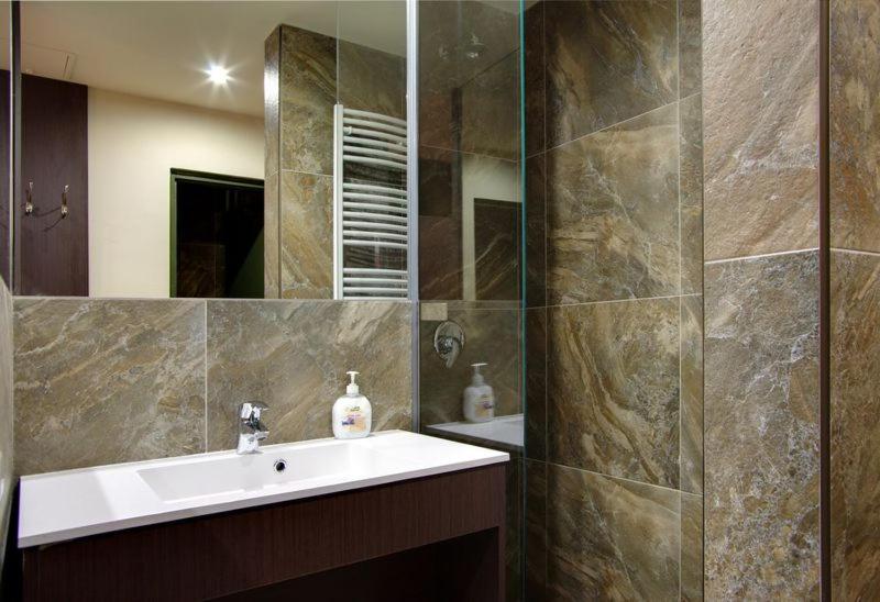 Corvin Apartman Gyula Exterior foto
