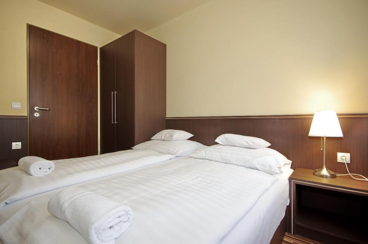 Corvin Apartman Gyula Exterior foto